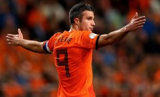 开云体育在线-钢铁防线与红牛狂飙，当金玟哉的叹息之墙遭遇莱比锡的红色洪流