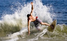 开云APP-奥运周期关键战之夜，浓眉用实力证明自己