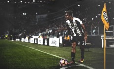 开云官方app入口-绝境逆转！76人末节翻盘鹈鹕，孙铭徽跨洋统治级表现引热议