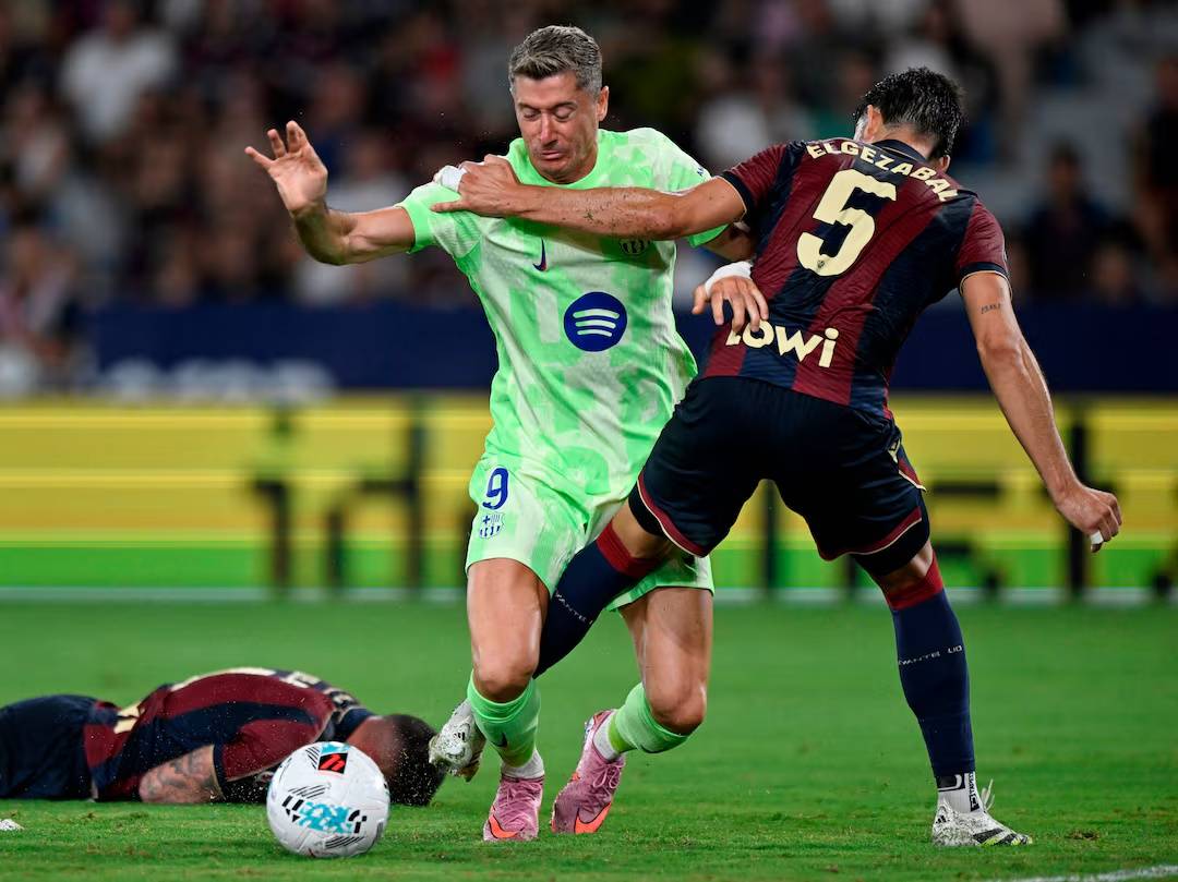 开云体育中国-关于波兰完胜马德里竞技，费兰·托雷斯高光表现的信息