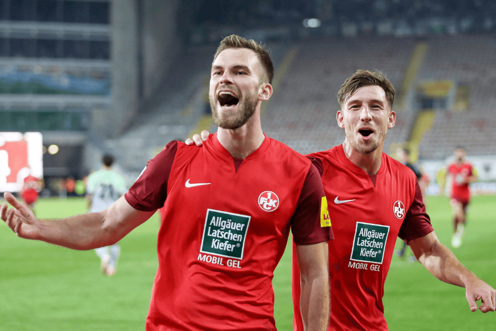 包含沙尔克04抢分成功，德甲排名有所上升的词条