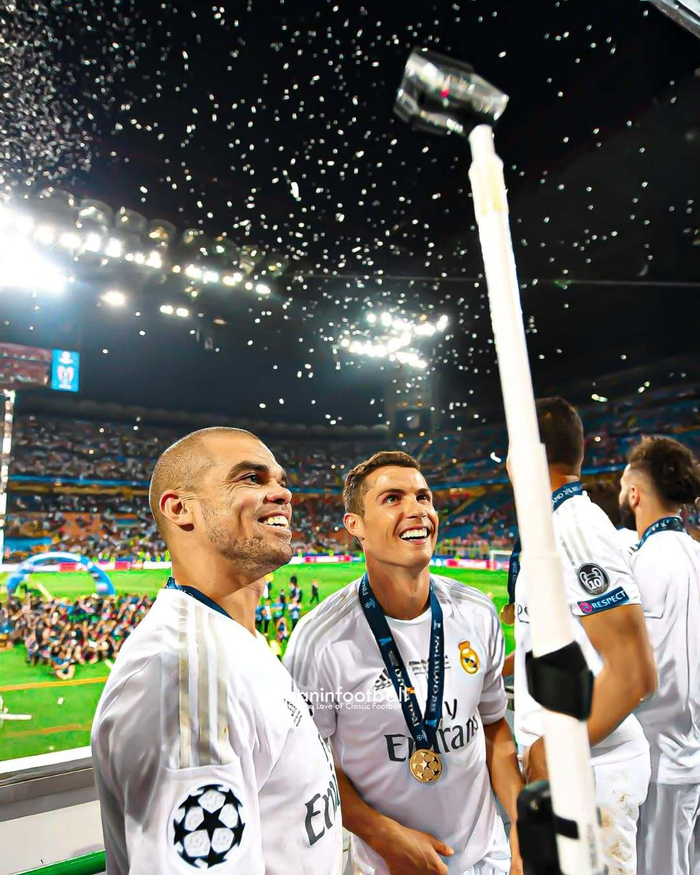 关于勇往直前:法国足球盛事的激烈对抗的信息 关于勇往直前:法国足球盛事的激烈对抗的信息