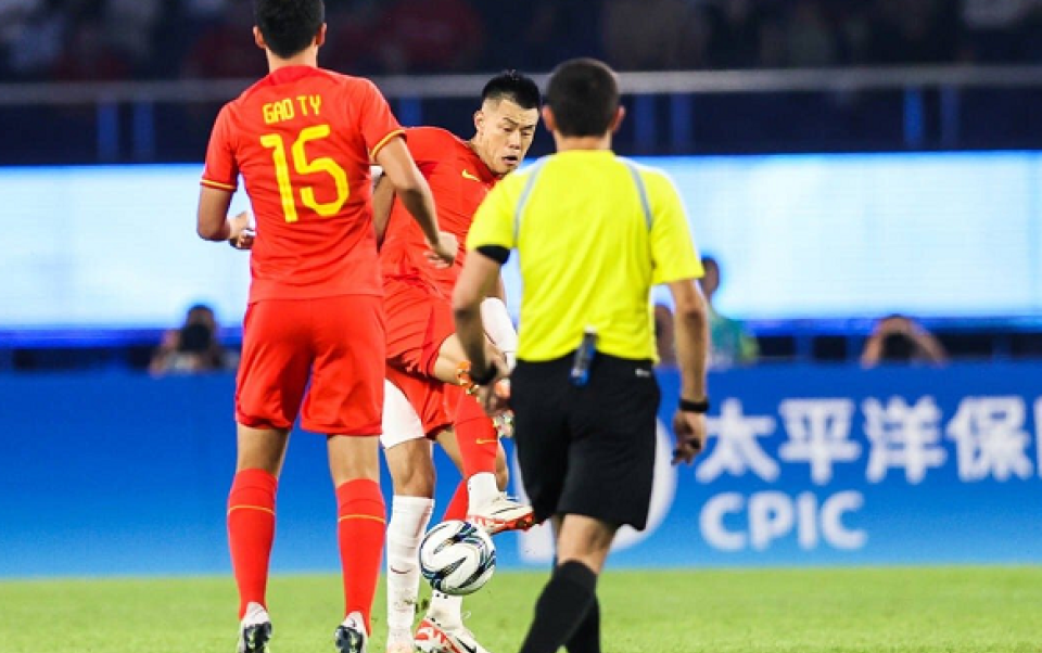 塞维利亚稳操胜券,晋级希望大增 塞维利亚稳操胜券,晋级希望大增