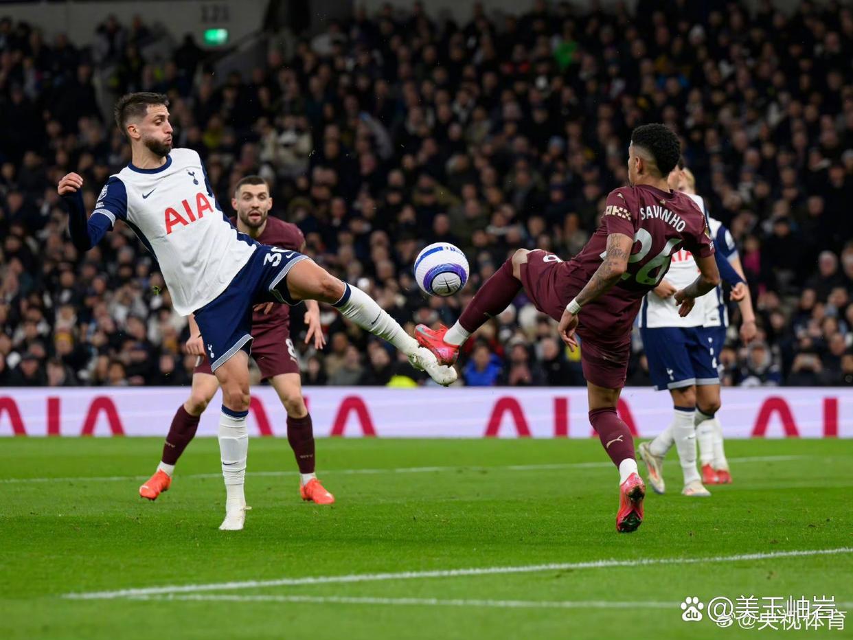 曼联客场取胜,全队合作默契的简单介绍 曼联客场取胜,全队合作默契的简单介绍