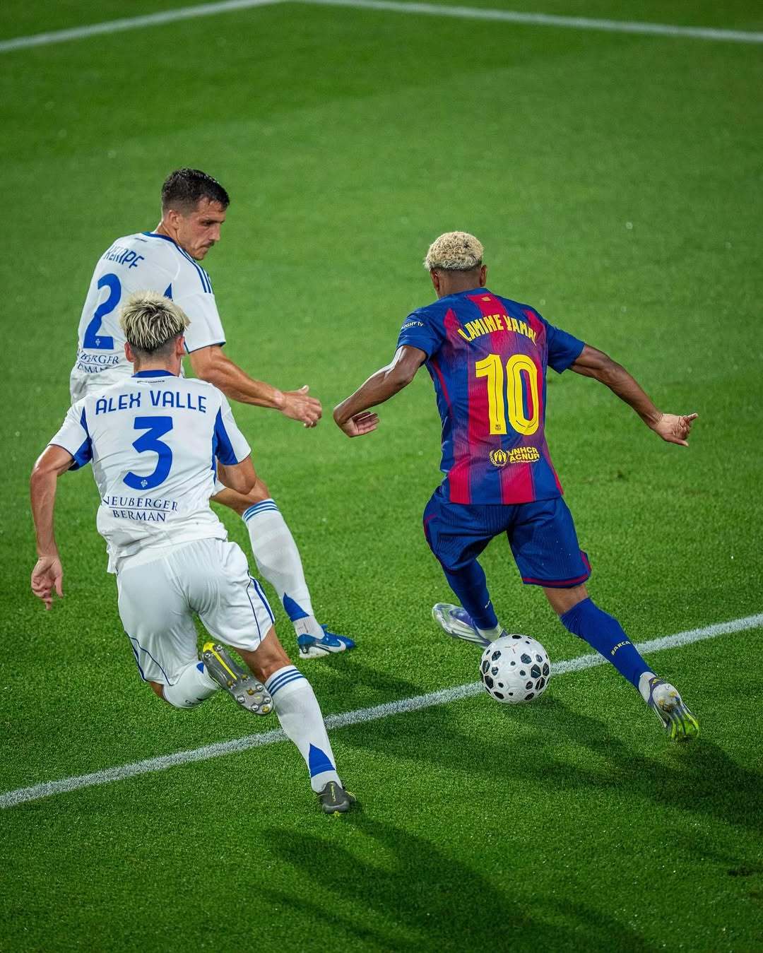 关于巴萨客场逆转，展现团队实力的信息