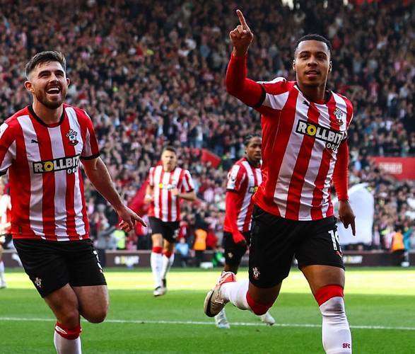 狼堡队告捷排名中游，欲冲击前四