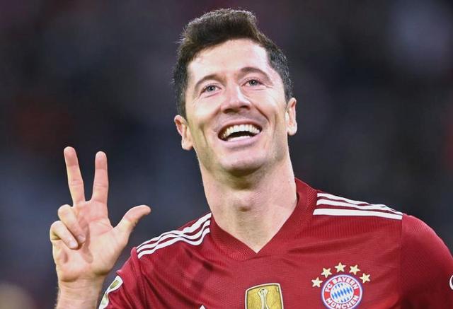 拜仁慕尼黑逼平柏林赫塔，领先优势缩小