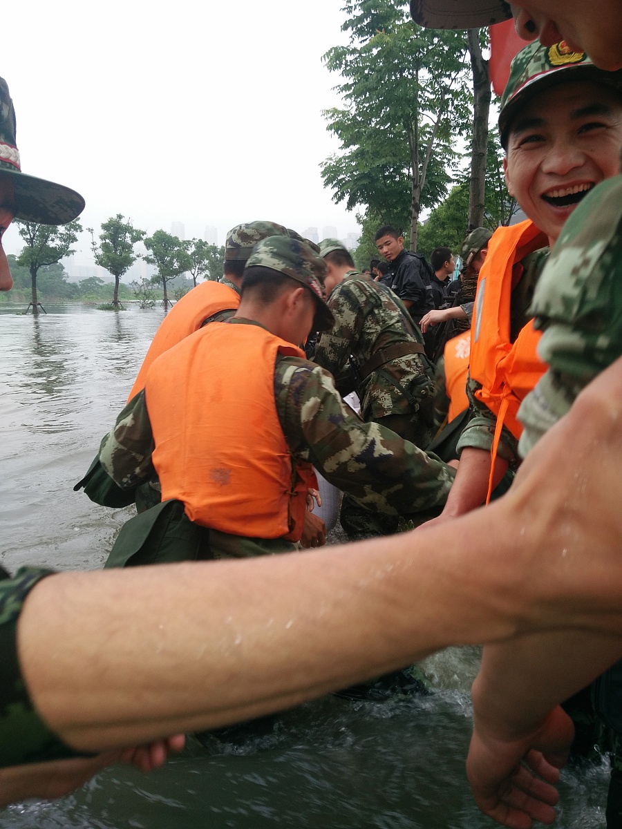 关于英雄的身影，闪耀在比赛场上的信息