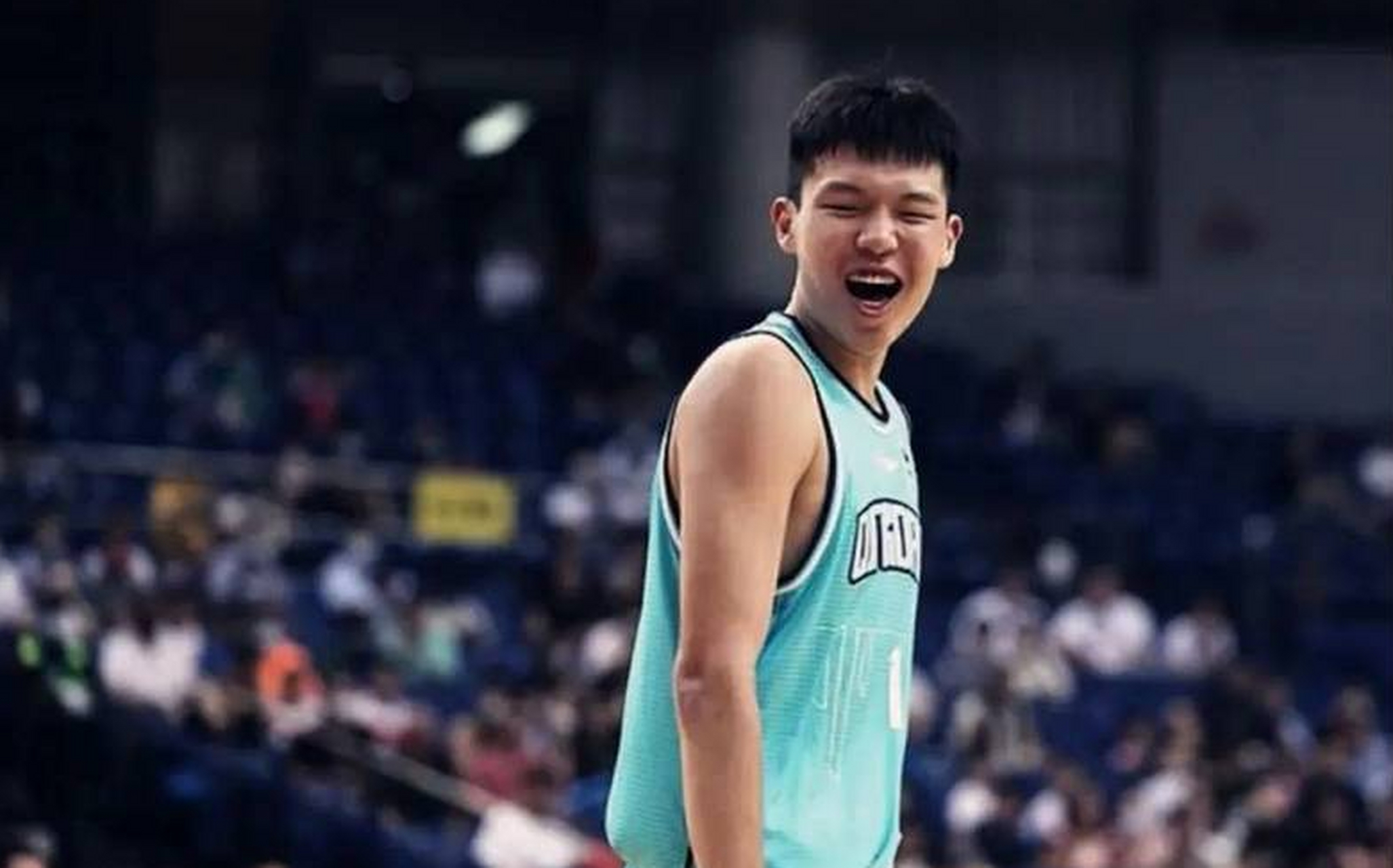 塞内加尔队青年球员崭露头角，赢得掌声的简单介绍