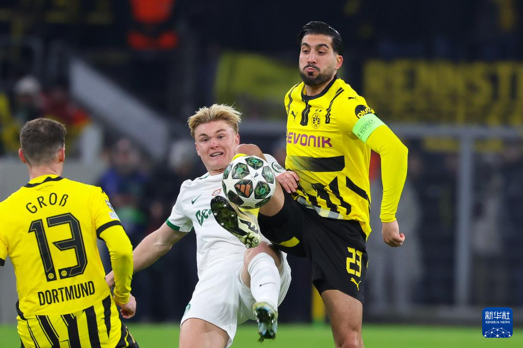 多特蒙德队完胜对手，卫冕冠军风范的简单介绍