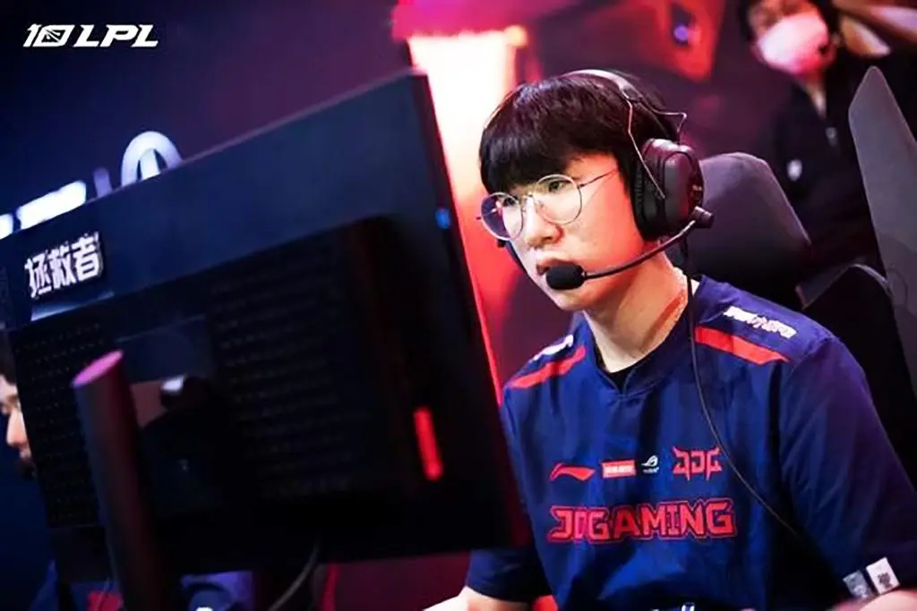 包含V5强势G2，Uzi绝境逆转的词条