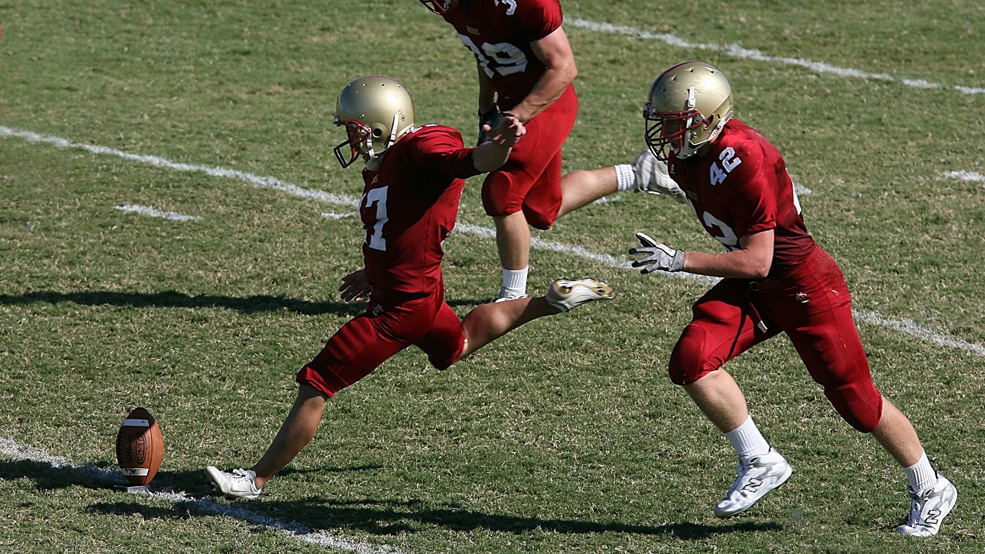 伊布天神下凡破纪录，里昂铁骑横扫梦剧场—一场改写历史的欧冠对决