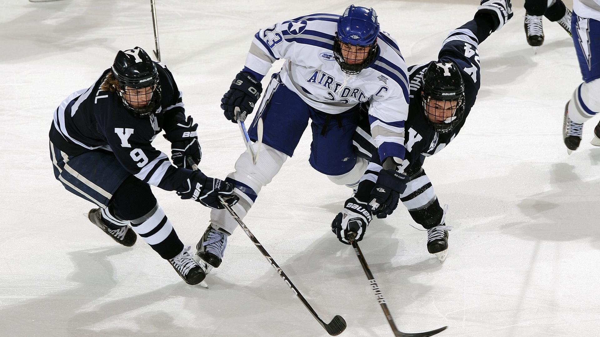 绝杀与点燃，当掘金跨越千里冰封，恩比德在彼岸燃起火焰
